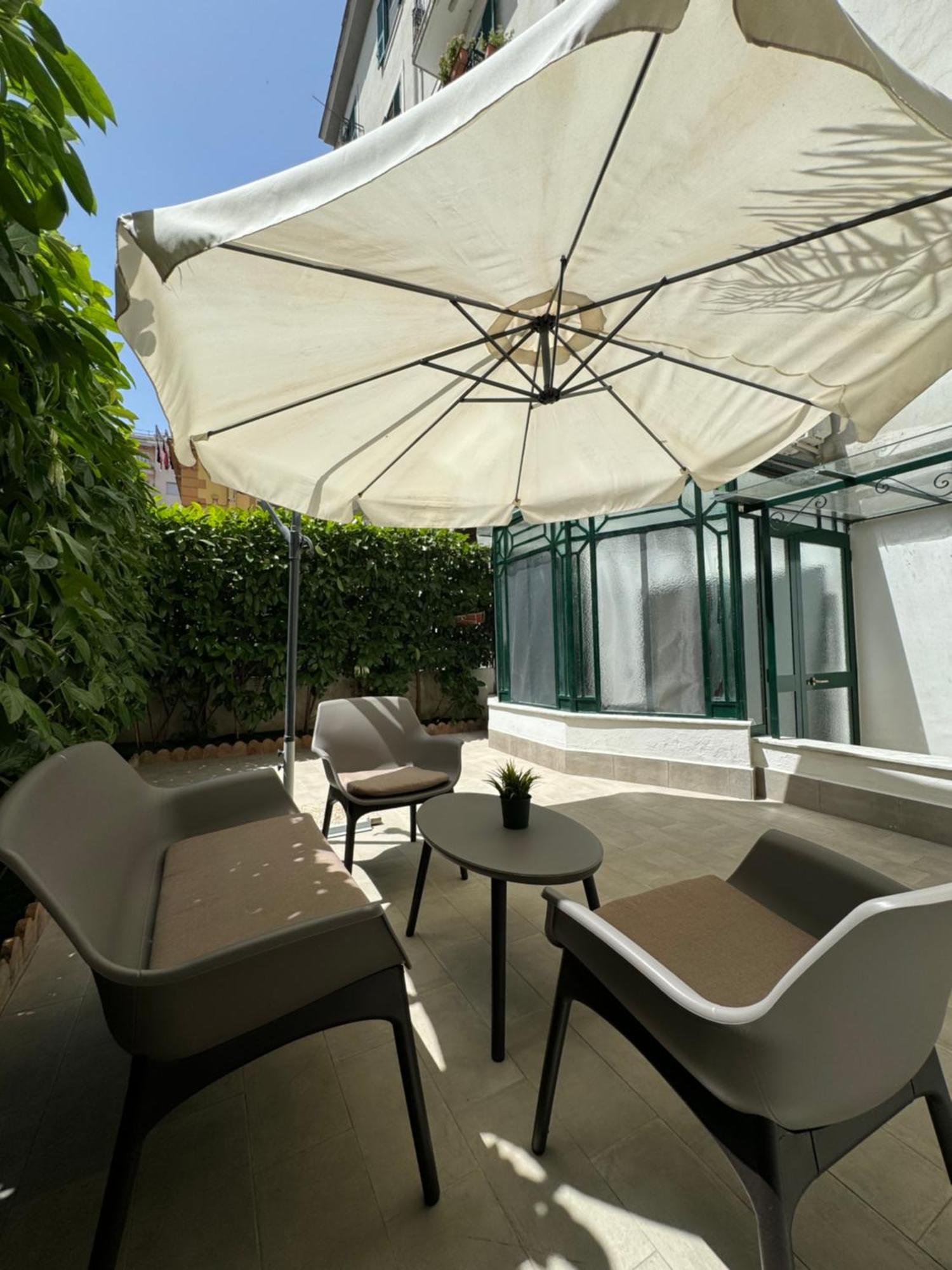 5 Urban Garden House Appartement Napels Buitenkant foto